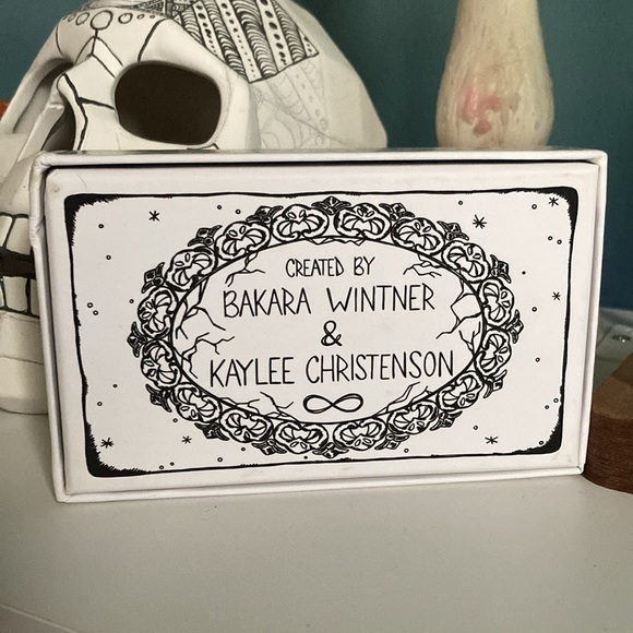 Visions in the Liminal Space Oracle Deck - Picture 2 of 3